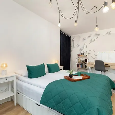 Solna Cracow Air-conditioned With Balcony By Renters 公寓
