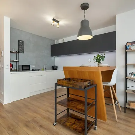 Solna Cracow Air-conditioned With Balcony By Renters