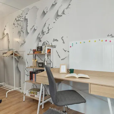 Solna Cracow Air-conditioned With Balcony By Renters Apartment Krakow